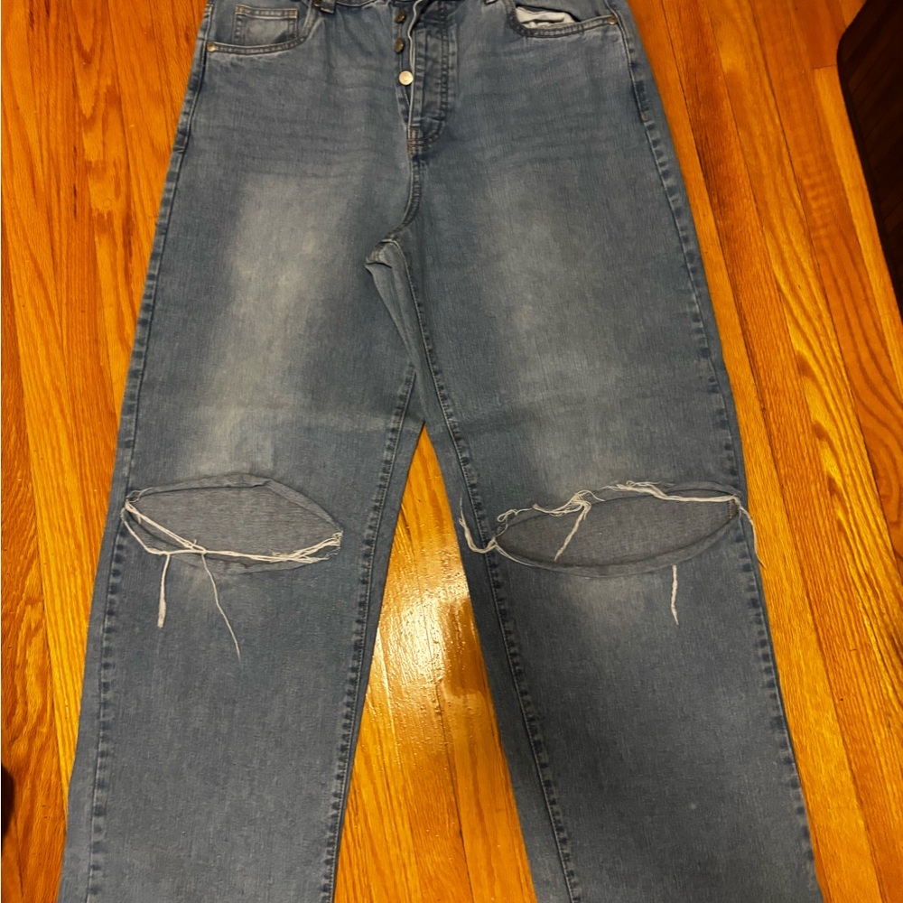Stylish Blue Distressed Women’s Jeans